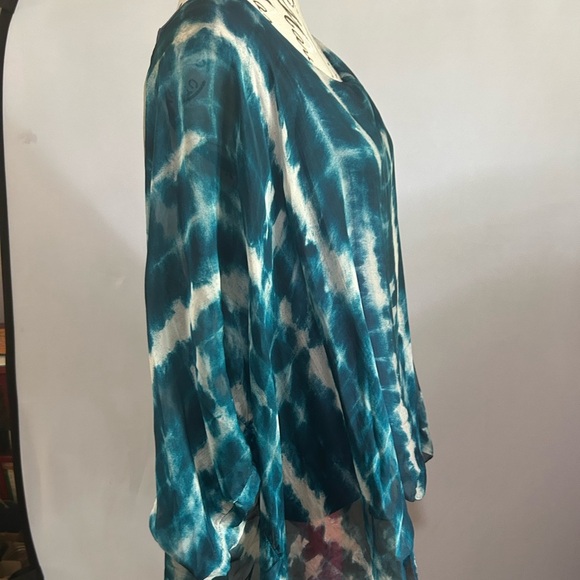 Scandal Teal Tie-Dye Women's Blouse. Tank under. One size. Made in Italy. - Picture 4 of 10